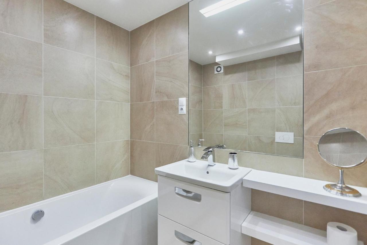 Apartament 70M2 Przy Parku Zdrojowym, Plaza, Centrum. Świnoujście Buitenkant foto
